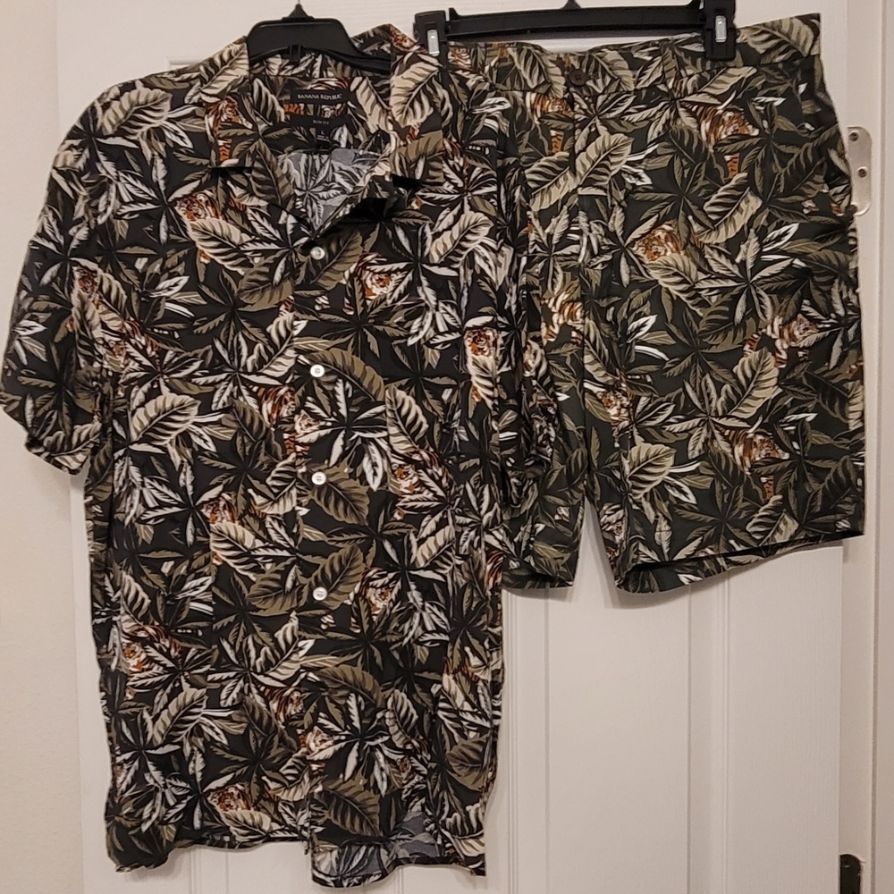 Banana Republic  Top size L & Shorts Mens 34 Tiger Jungle All Over Print Preppy.